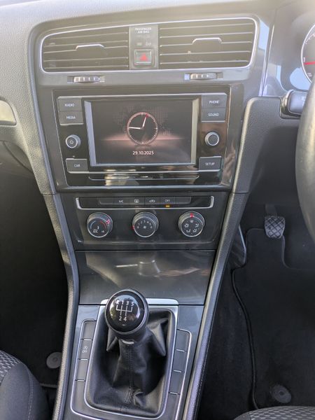 Volkswagen Golf Trendline 2017 370823575