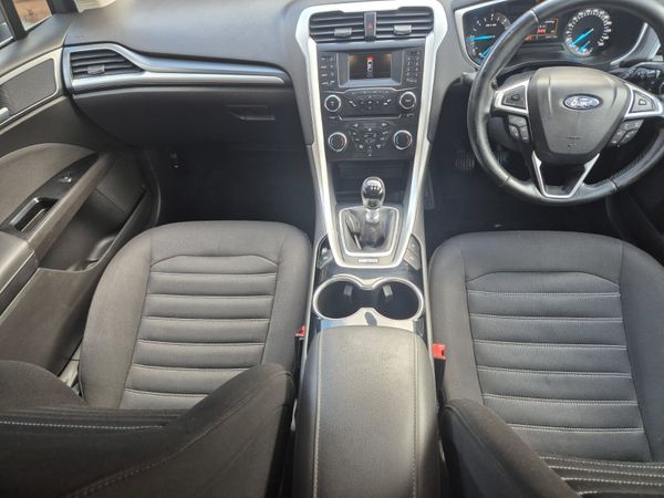 Ford Mondeo 2016 Zetec 370835584