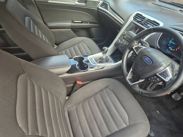 Ford Mondeo 2016 Zetec 370835588