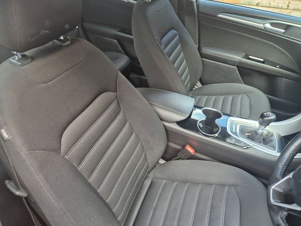 Ford Mondeo 2016 Zetec 370835589