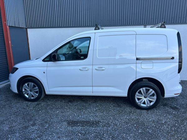 2022 Volkswagen Caddy only 59'000 kms 370838907