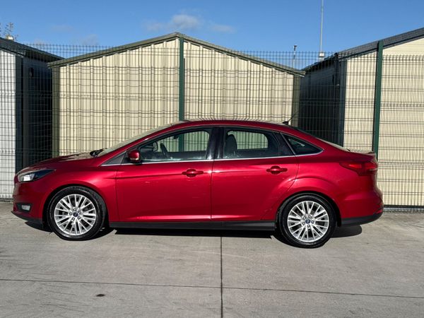 Ford Focus 2015 Low Kms!!! 370831188