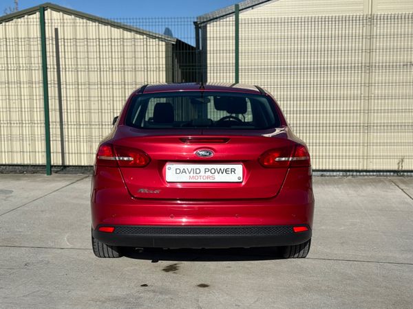 Ford Focus 2015 Low Kms!!! 370831181