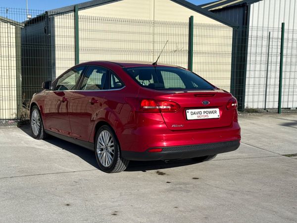 Ford Focus 2015 Low Kms!!! 370831199