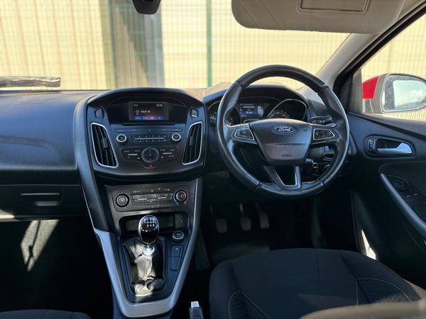 Ford Focus 2015 Low Kms!!! 370831207