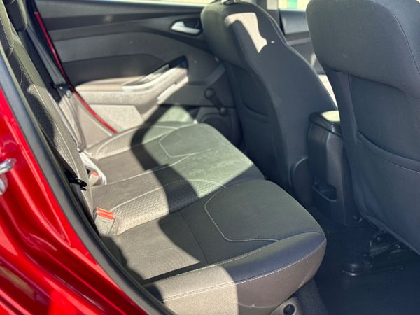 Ford Focus 2015 Low Kms!!! 370831203