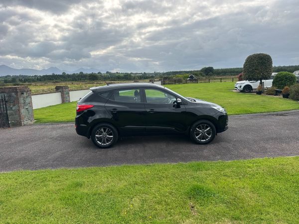 Hyundai ix35 1.7 ( low kilometres) 370831910