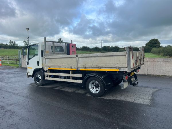 Isuzu tipper 370842074