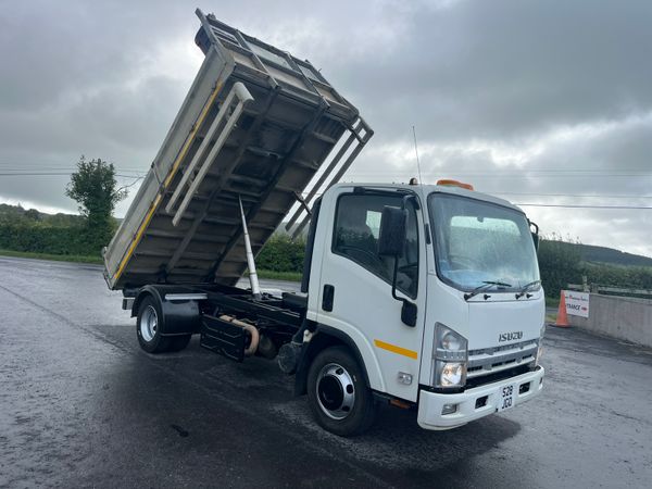Isuzu tipper 370842076