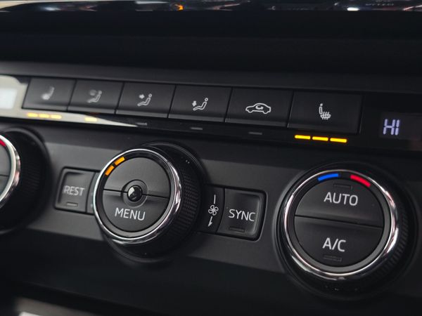 2017 SKODA SUPERB STYLE MODEL LIKE NEW 370856618