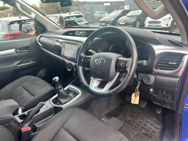 Toyota hilux icon 2.4 D4D 370888947