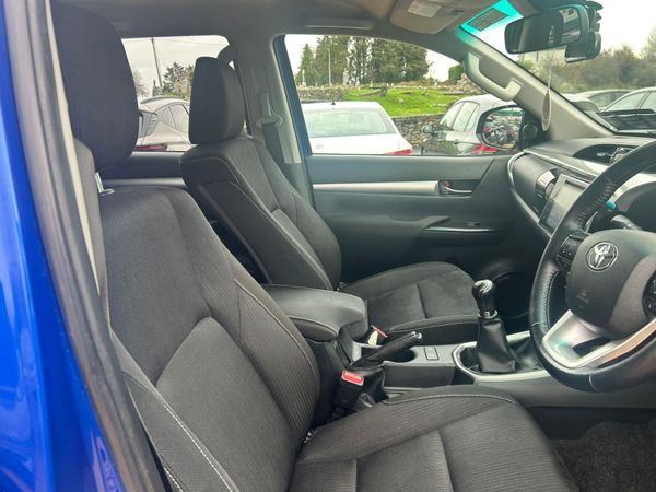 Toyota hilux icon 2.4 D4D 370888949