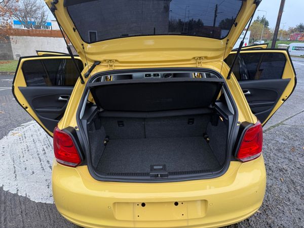 Volkswagen Polo 2011 Auto huge spec 370915017