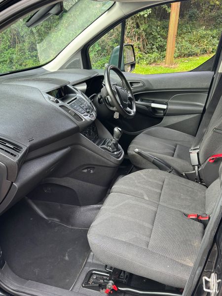 Ford Transit 2018 370951674