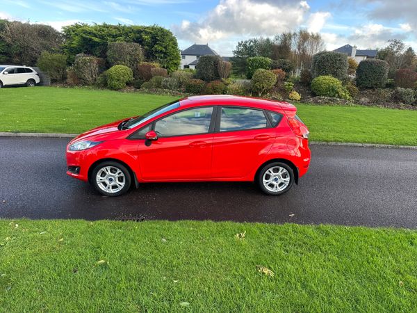Ford Fiesta 2016 370975588