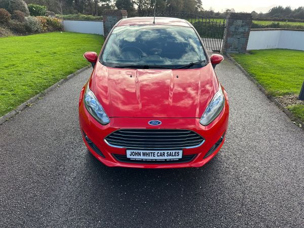 Ford Fiesta 2016 370975594