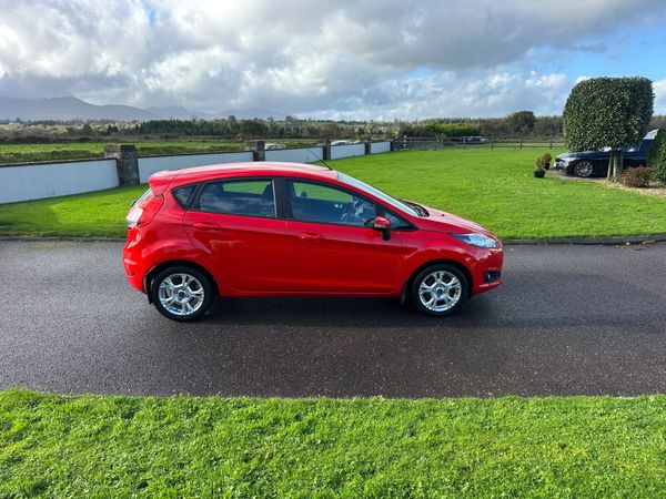 Ford Fiesta 2016 370975595
