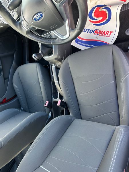 Ford Fiesta 2016 370975592