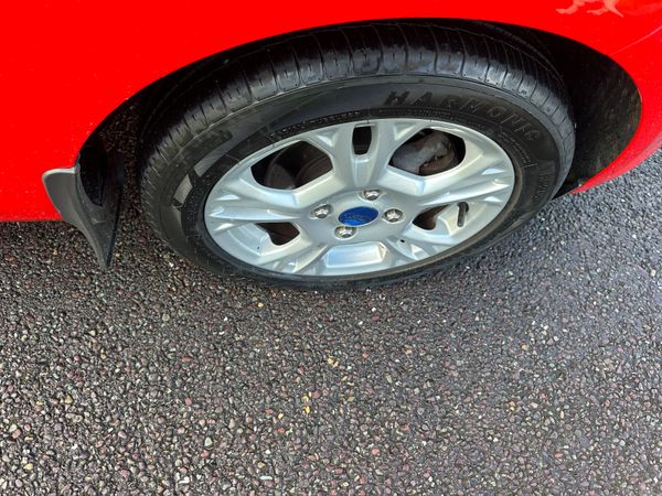 Ford Fiesta 2016 370975593