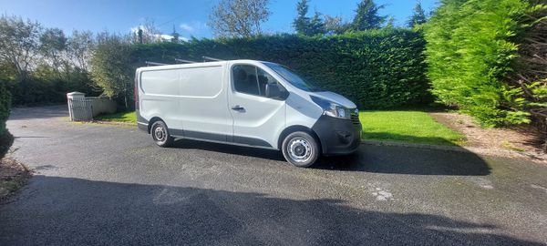 Opel Vivaro 2019 370995545