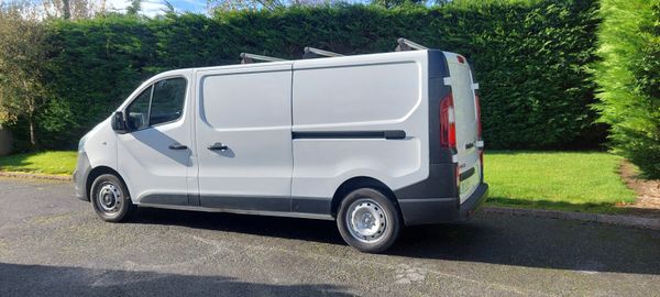 Opel Vivaro 2019 370995561