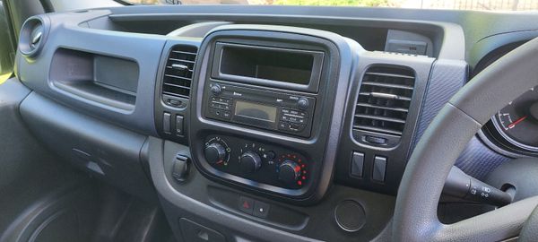 Opel Vivaro 2019 370995594