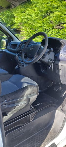 Opel Vivaro 2019 370995593