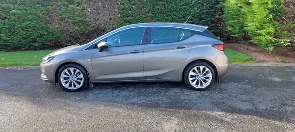 Opel Astra 2017 371006361