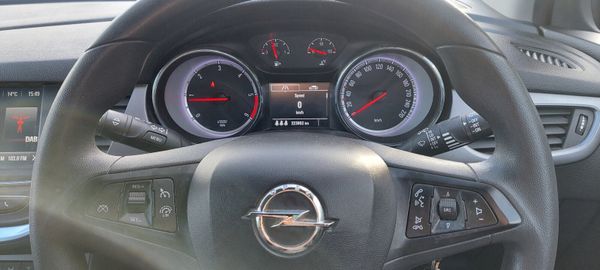 Opel Astra 2017 371006384