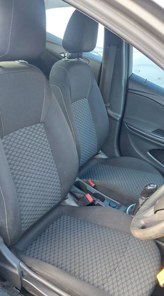 Opel Astra 2017 371006545