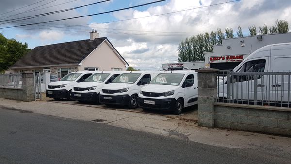 OVER 30 VANS AVAILABLE FOR SALE 371002122
