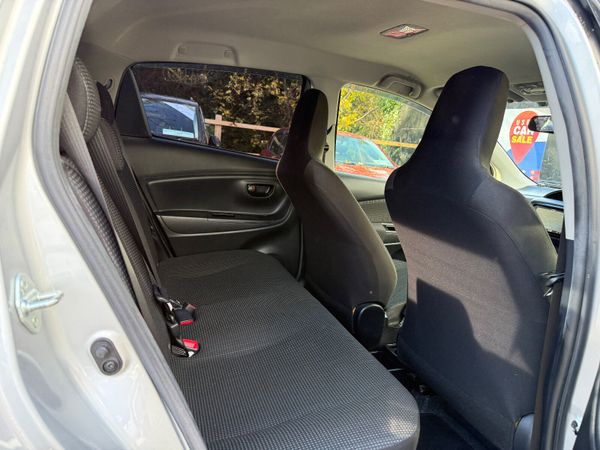 2018 Toyota Vitz Hybrid (low mileage ) 371011287