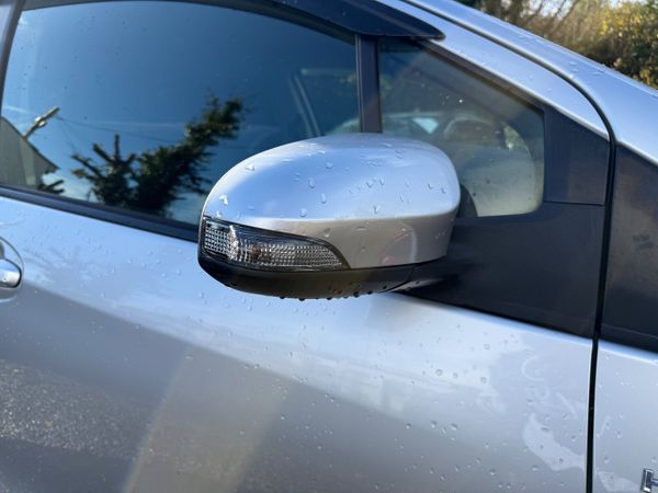 2018 Toyota Vitz Hybrid (low mileage ) 371011291