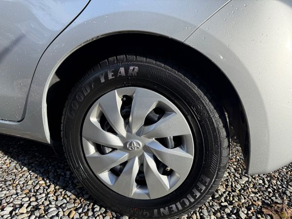 2018 Toyota Vitz Hybrid (low mileage ) 371011292