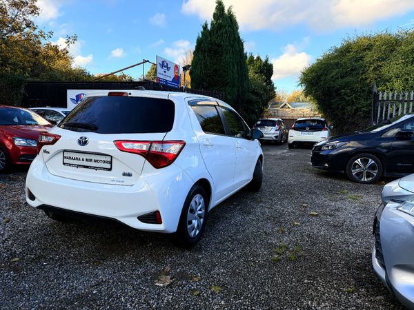 2018 Toyota Vitz Hybrid   (High spec) 371011408