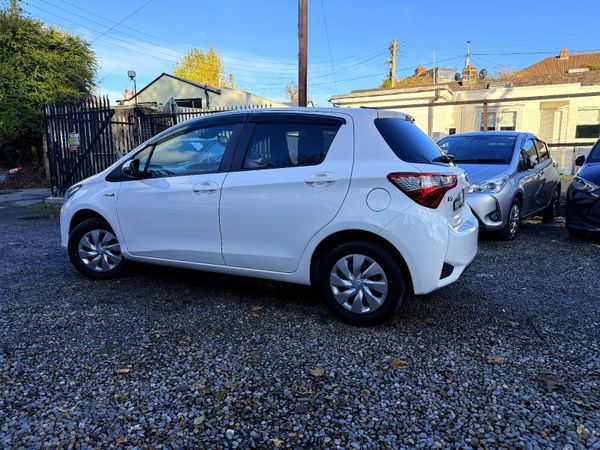 2018 Toyota Vitz Hybrid   (High spec) 371011437