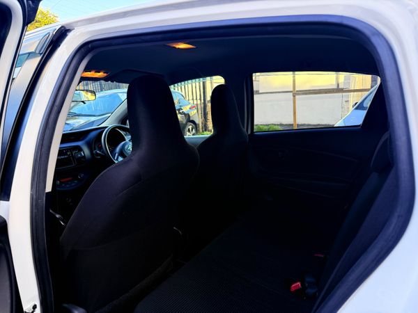 2018 Toyota Vitz Hybrid   (High spec) 371011455