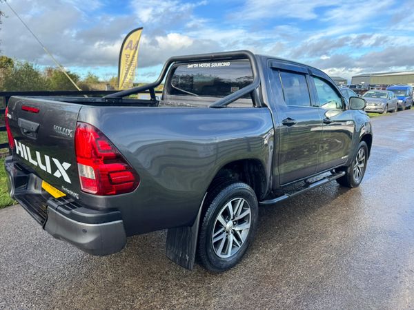 192 Toyota Hilux Invincible X Mint***** 371043712