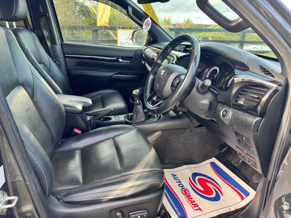 192 Toyota Hilux Invincible X Manual MINT**** 371043804