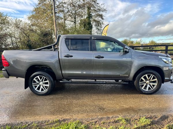 192 Toyota Hilux Invincible X Manual MINT**** 371043800