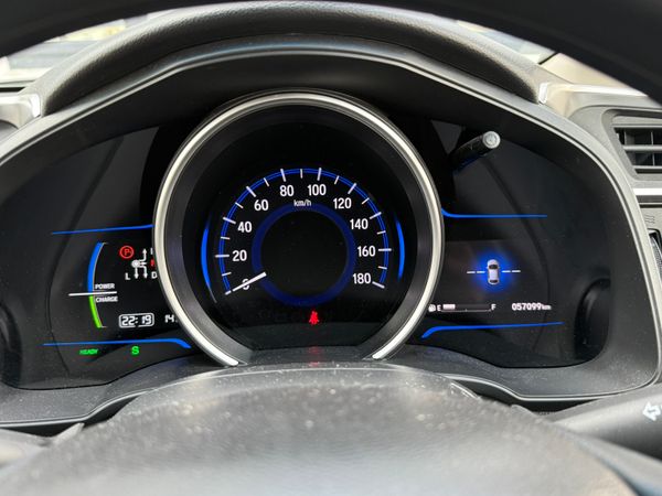 2016 Honda FIT/JAZZ 1.5 Hybrid automatic 371043825