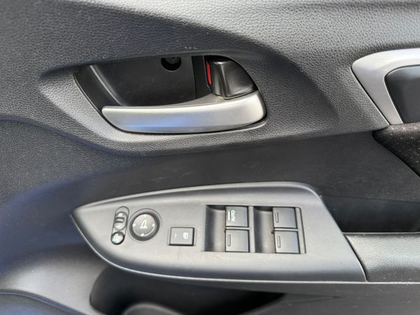 2016 Honda FIT/JAZZ 1.5 Hybrid automatic 371043834