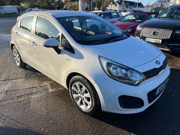 Kia Rio 2014 1.4 L CRDi 371053077