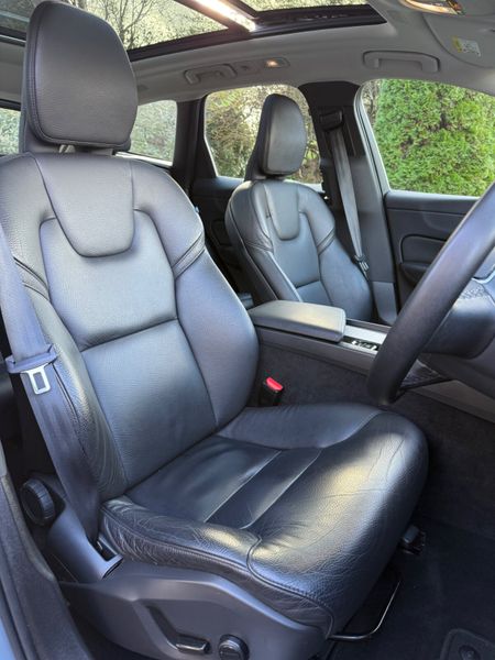 Now Reserved! Stunning 232 Volvo XC60 Hybrid! 371064720