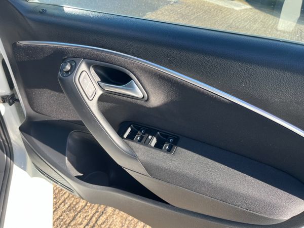 VOLKSWAGEN POLO 2016, 1.2 TSI 5DR AUTO LOW KMS 371069231