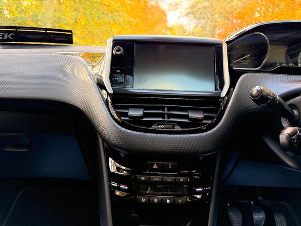 Peugeot 2008 2016 Allure Diesel 371130265