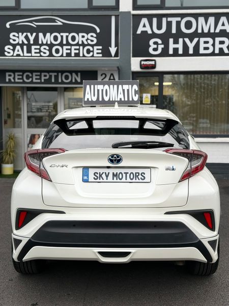 2018 Toyota C-HR  1.8 Hybrid automatic,Top Specs 371172441