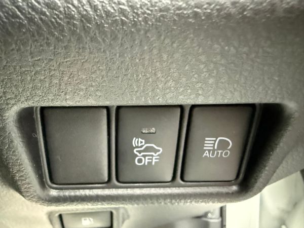 2018 Toyota C-HR  1.8 Hybrid automatic,Top Specs 371172459