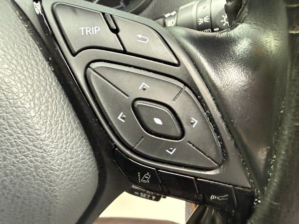 2018 Toyota C-HR  1.8 Hybrid automatic,Top Specs 371172450