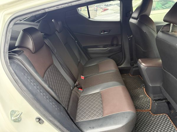 2018 Toyota C-HR  1.8 Hybrid automatic,Top Specs 371172463